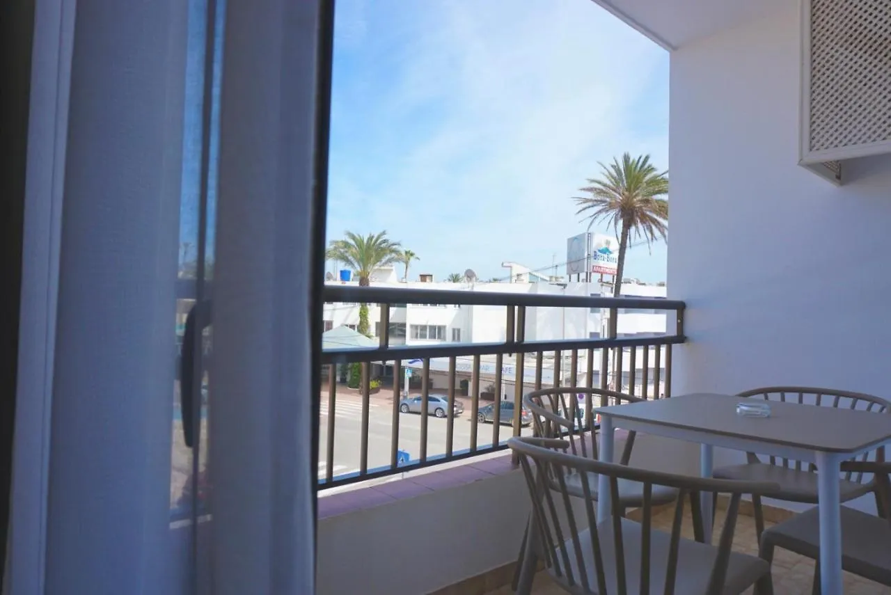 Los Escondidos Ibiza Suites Плайя Ден Босса 3*,
