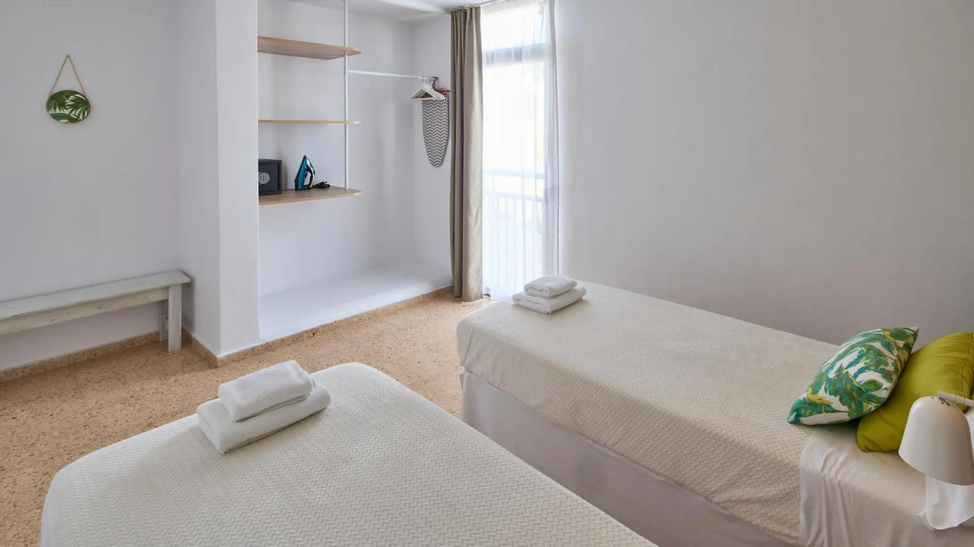 Los Escondidos Ibiza Suites Плайя Ден Босса 3*,  Испания