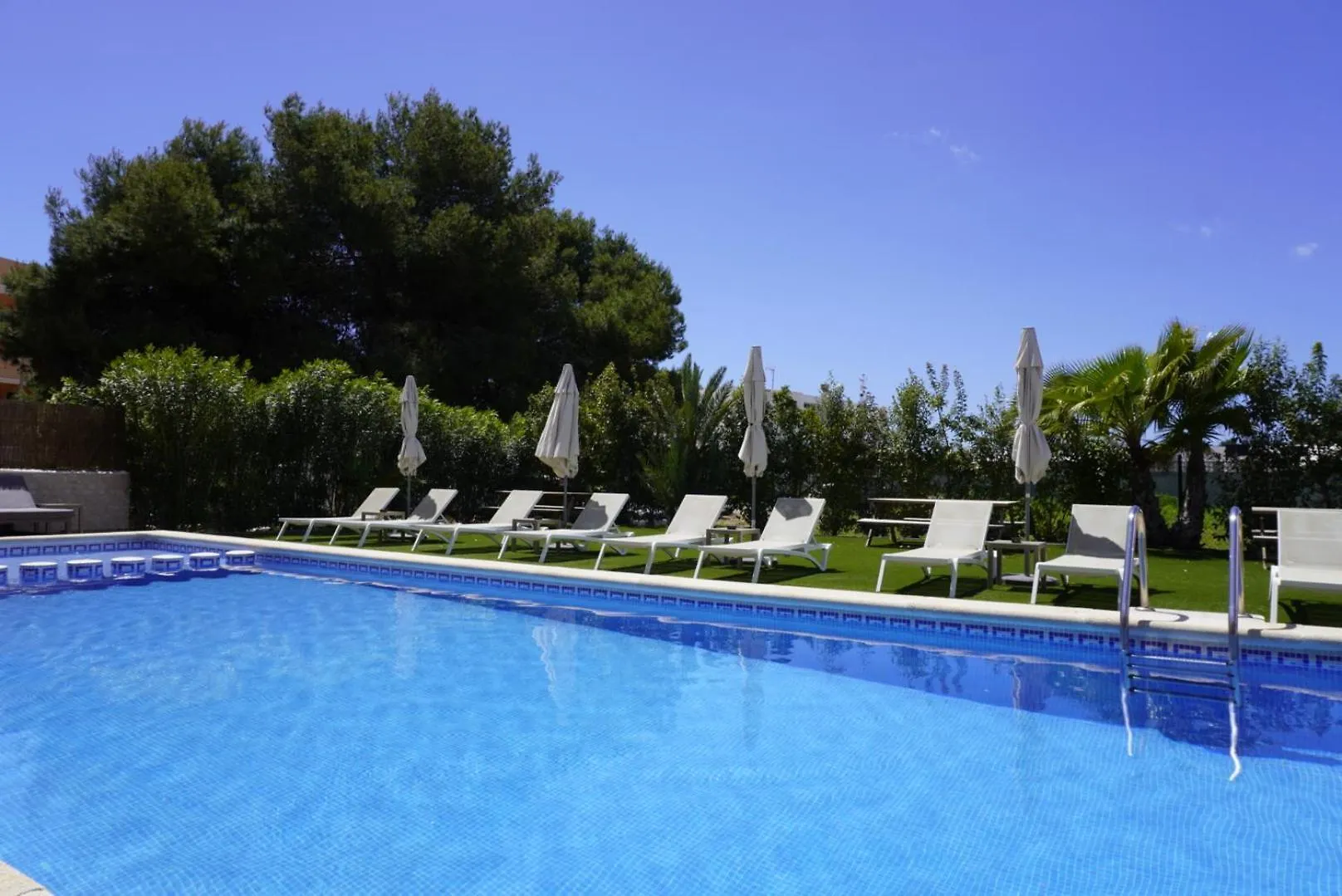Los Escondidos Ibiza Suites Playa d'en Bossa 3*,